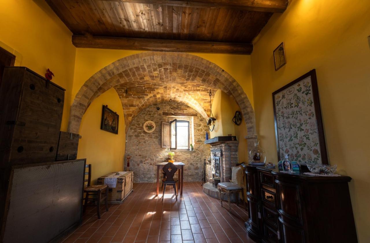 Castello Di Petecciano B&B Мошано-Сант'Анджело Экстерьер фото