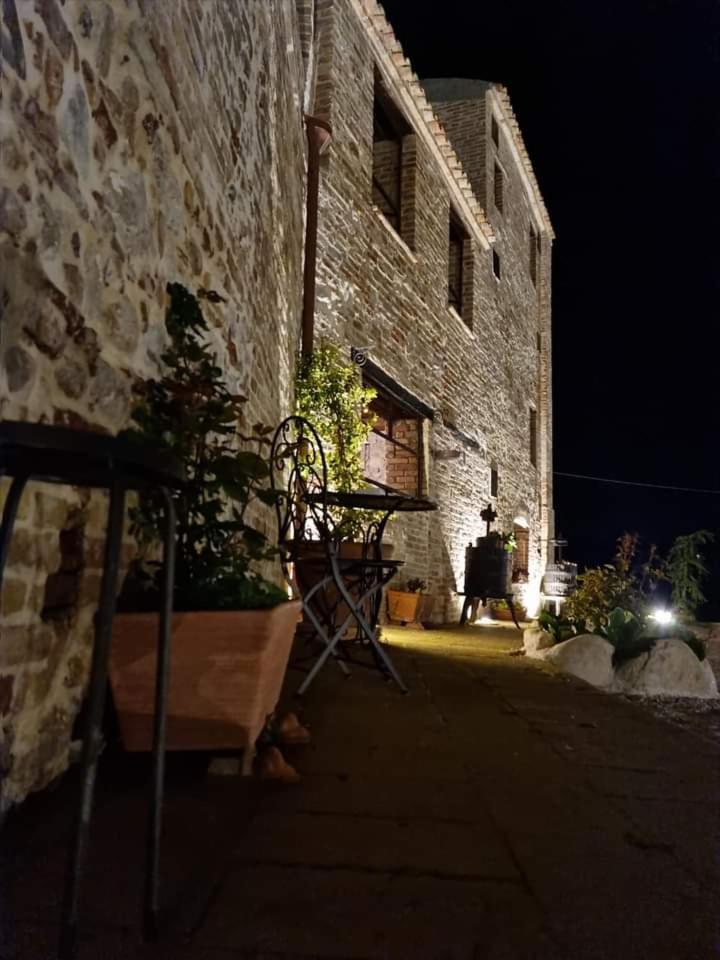 Castello Di Petecciano B&B Мошано-Сант'Анджело Экстерьер фото