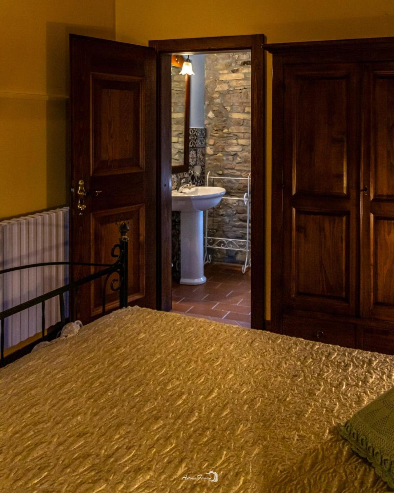 Castello Di Petecciano B&B Мошано-Сант'Анджело Экстерьер фото