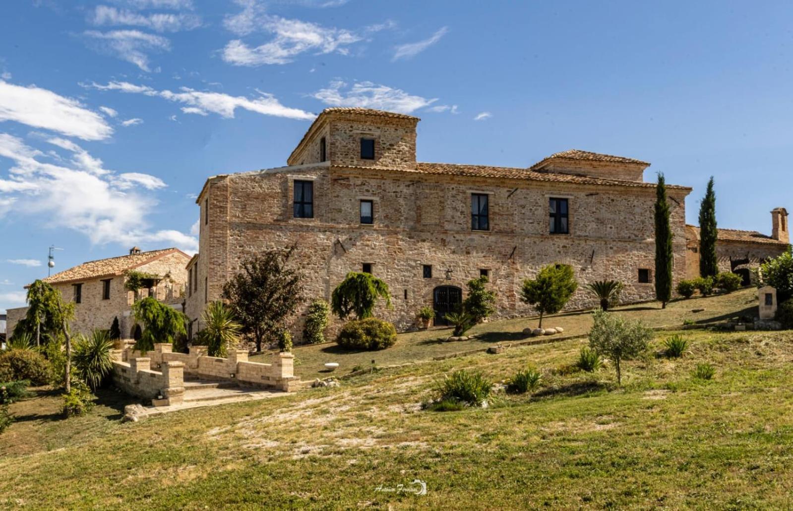 Castello Di Petecciano B&B Мошано-Сант'Анджело Экстерьер фото